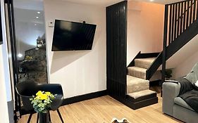 Cosy Cottage By Mgroupsa
